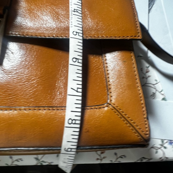 EGO Vintage genuine  Leather Tan Shoulder Bag with Silver Hardware - Picture 12 of 13